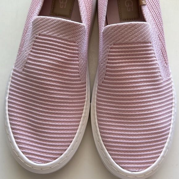 New UGG  Loafers. Pink. Size 7.5. - Picture 2 of 9